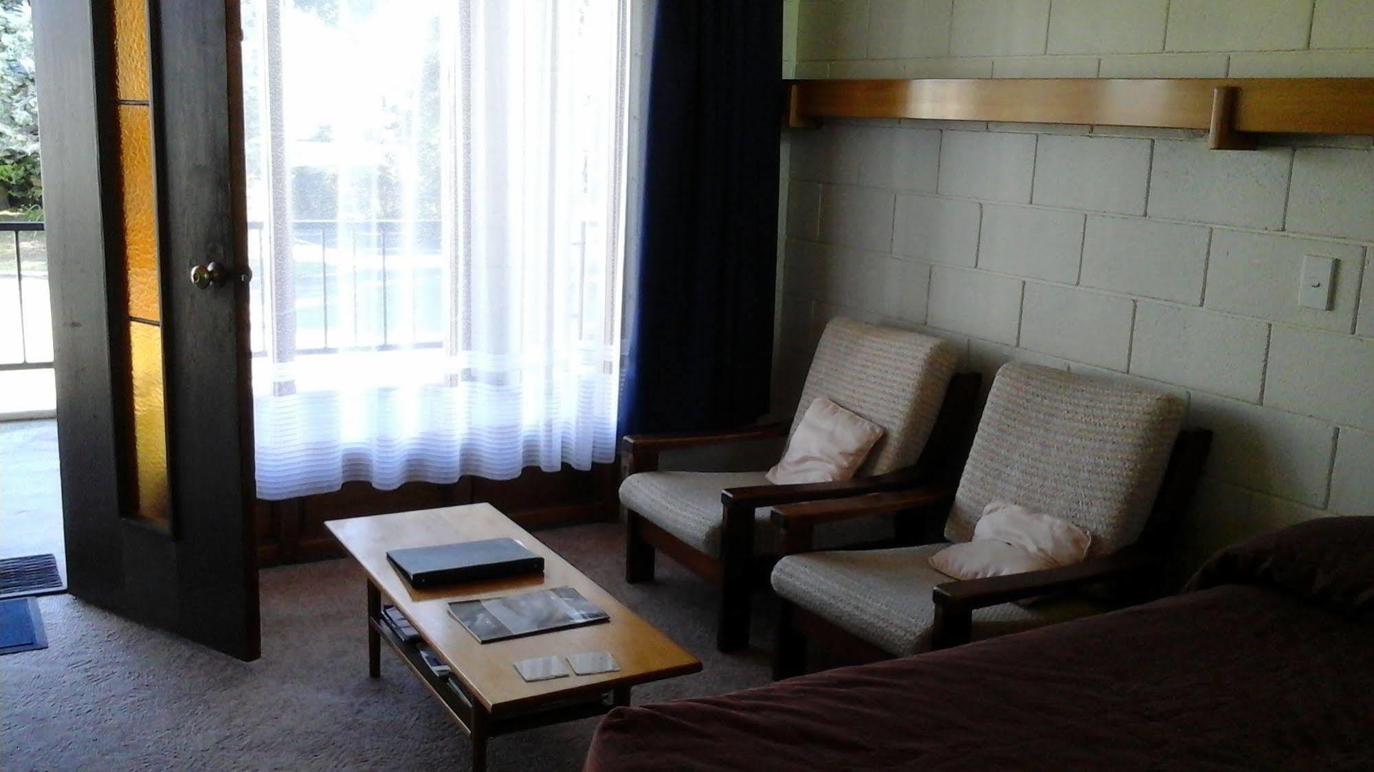 Elmore Lodge Motel Hastings Exteriör bild