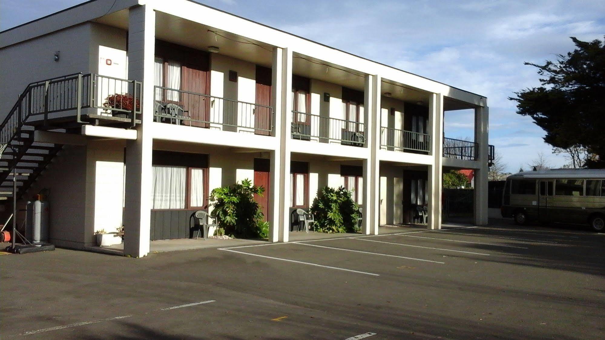 Elmore Lodge Motel Hastings Exteriör bild